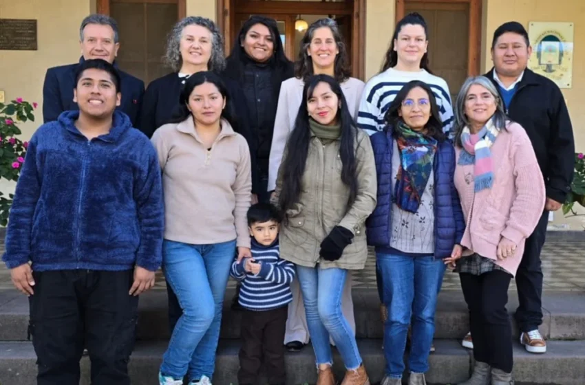  Lanzan becas de cuidado para que estudiantes puedan continuar sus estudios